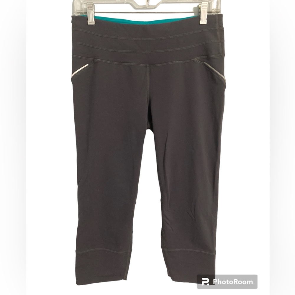 Athleta capri leggings Size M